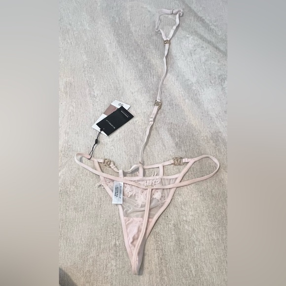 Bluebella Priscilla Bra, thong and detachable harness in Pale Pink NWT - Picture 3 of 14
